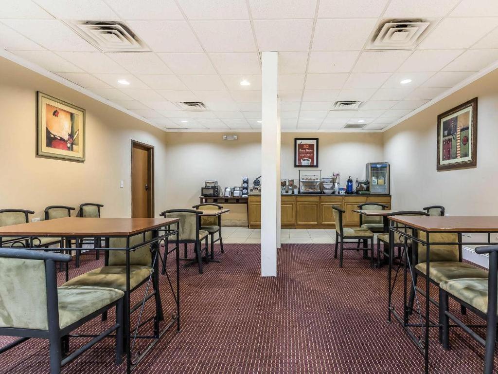 อีโคโน ลอดจ์ Hotel Eutaw ภายนอก รูปภาพ