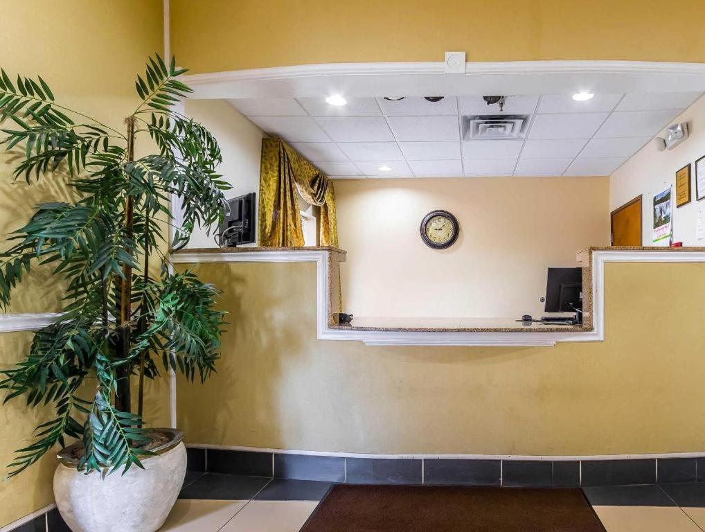 อีโคโน ลอดจ์ Hotel Eutaw ภายนอก รูปภาพ
